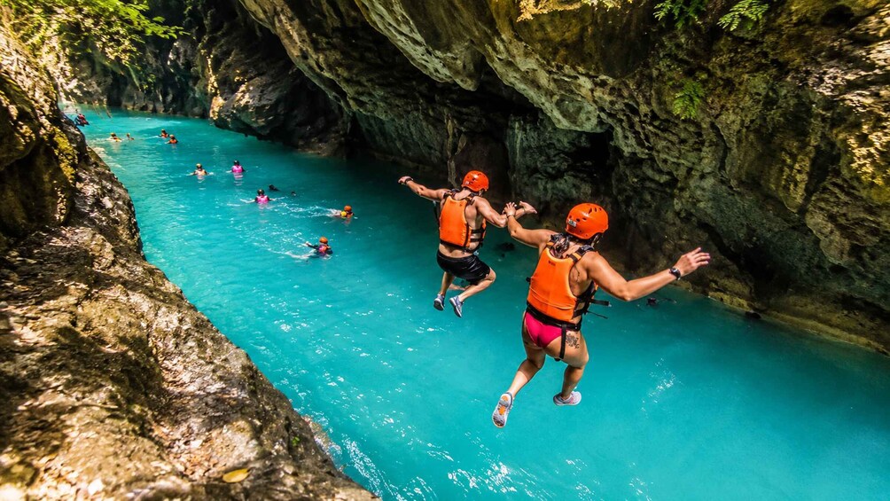 Cebu: Osmeña Peak and Kawasan Canyoneering Day Tour 1