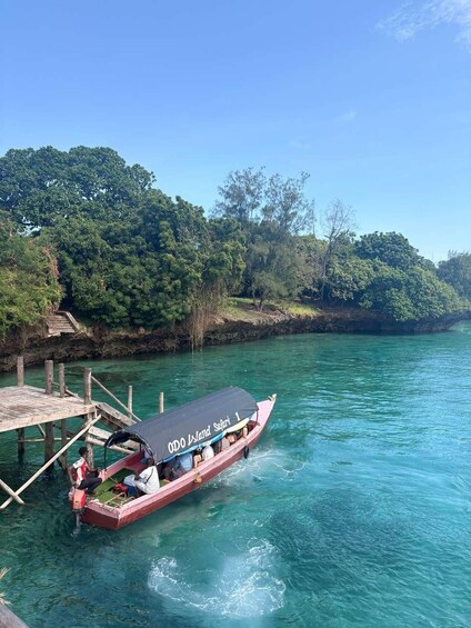 Picture 21 for Activity Zanzibar: Stone town, Prison Island & Spice farm + Lunch 2