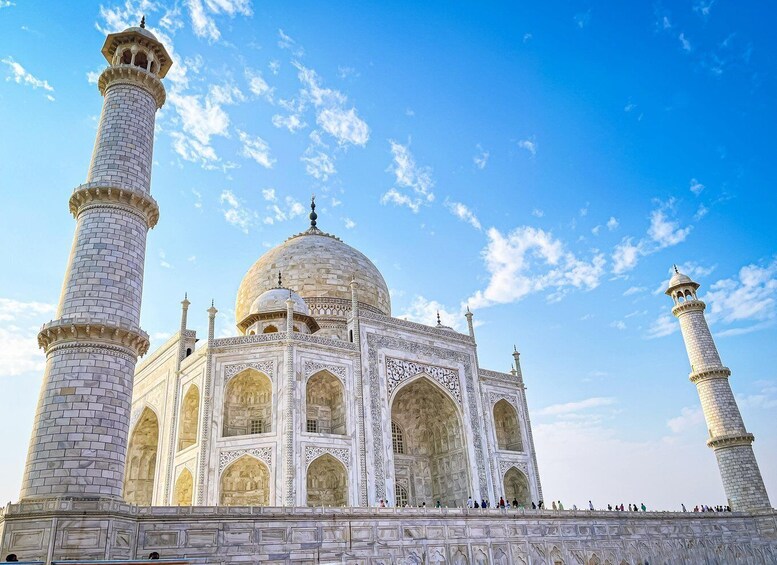 The Taj Mahal with four minarets and a large dome. 3
