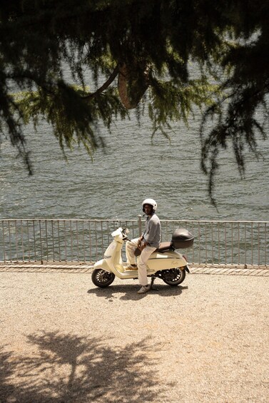Picture 6 for Activity Lake Como: E-Vespa style Tour to Bellagio 3