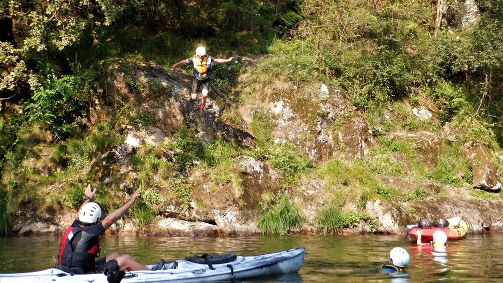 Picture 6 for Activity DESCENT OF THE BIDASOA RIVER BY KAYAK OR SUP in Gipuzkoa 2