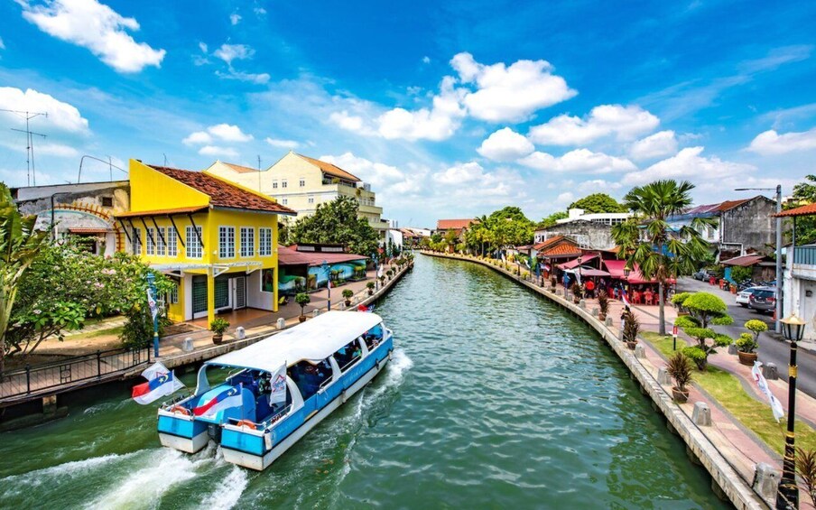 Picture 1 for Activity From Kuala Lumpur: Malacca UNESCO Heritage Day Tour 2
