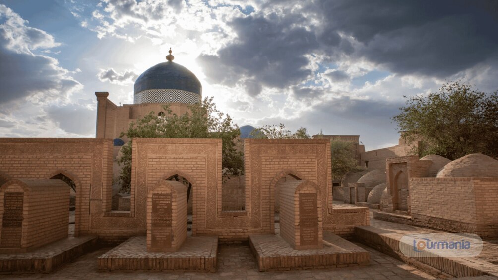 Picture 4 for Activity Khiva: Historical City Highlights Guided Walking Tour 4