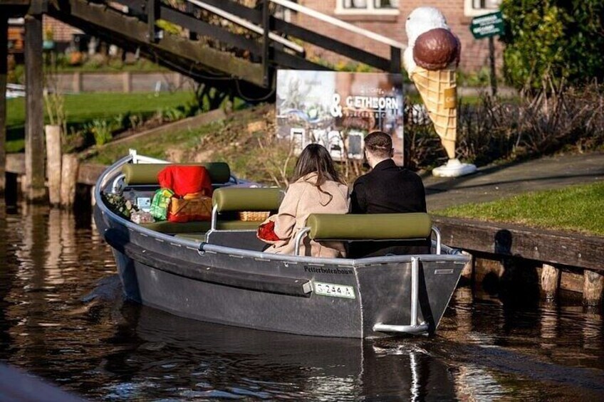 Giethoorn Guided Tour Windmills Cheese and Canals from Amsterdam 5