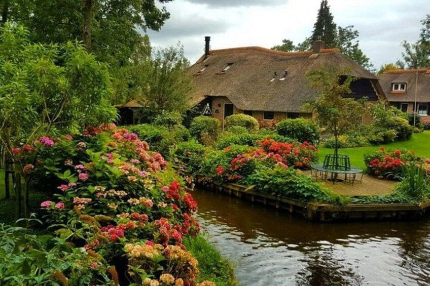 Giethoorn Guided Tour Windmills Cheese and Canals from Amsterdam 2