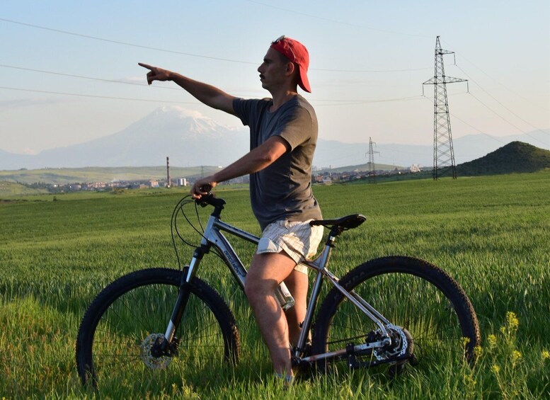 Picture 9 for Activity Guided Bike Tour with Food & Drinks 4