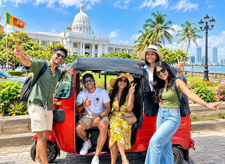 Picture 3 for Activity Colombo: Private Tuk Tuk City Tour with All Entry Fees 2
