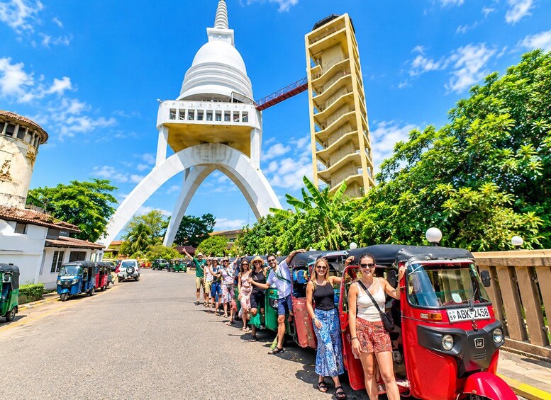 Picture 4 for Activity Colombo: Private Tuk Tuk City Tour with All Entry Fees 5