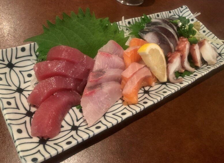 Picture 18 for Activity Osaka: Guided Food Tour with 12 Dishes and 2 drinks 2