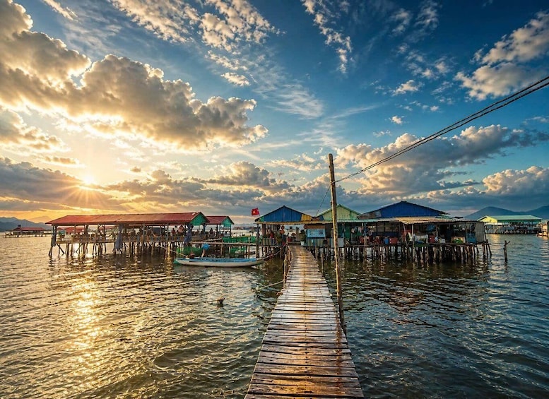 Phu Quoc: Floating Restaurant & Starfish Beach Experience 2
