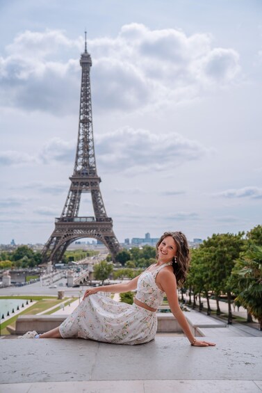 Picture 3 for Activity Paris: Eiffel Tower Photoshoot with a Professional 2