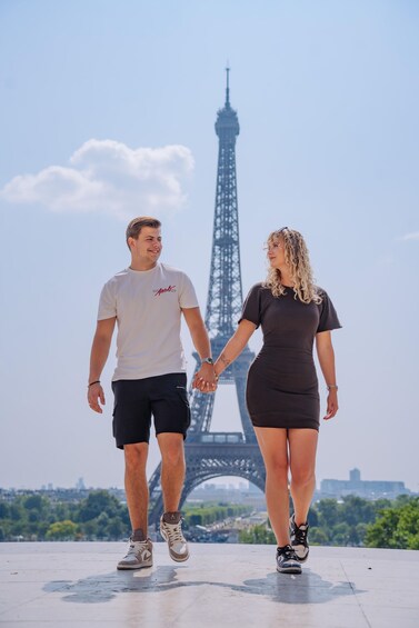 Picture 2 for Activity Paris: Eiffel Tower Photoshoot with a Professional 3