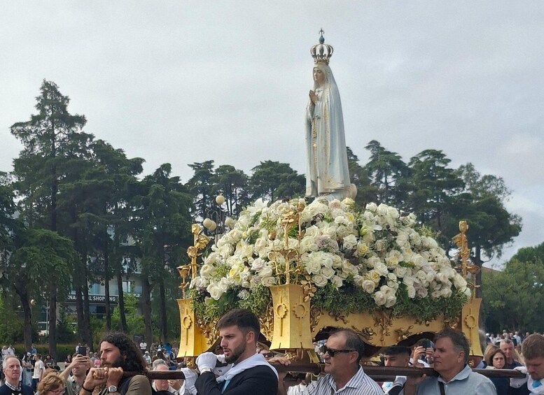 Picture 1 for Activity From Lisbon: Private Santarem Holy Miracle & Fatima Tour 5
