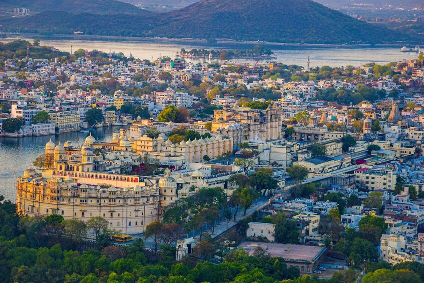 Udaipur: Private Full-Day Sightseeing Tour w/Multiple Option 1
