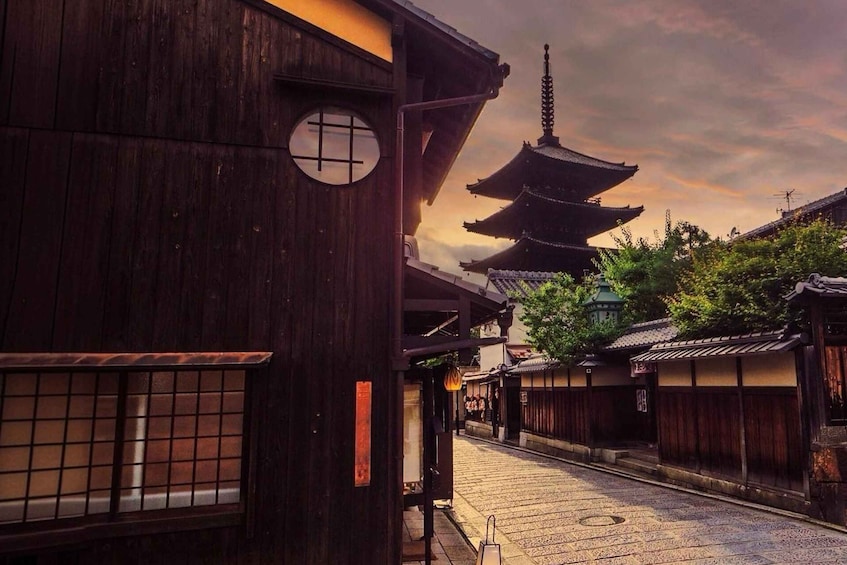 Kyoto: Gion Geisha District & Hidden Gems Walking Tour 1