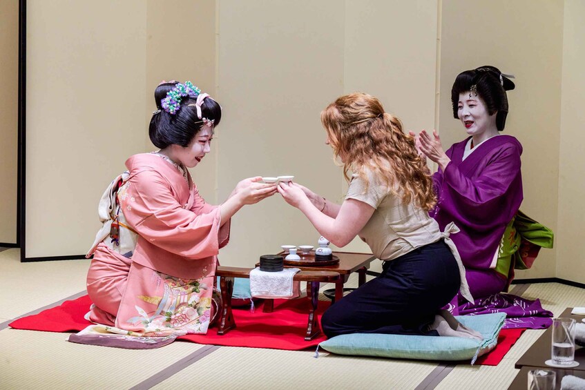 Tokyo: 3-Geisha Show with Shamisen, Game & Matcha in Asakusa 1