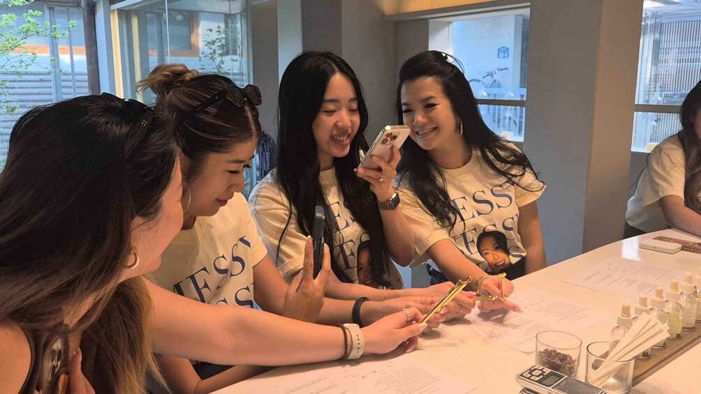 Picture 12 for Activity Seoul: Perfume-Making Workshop in a Hanok 2