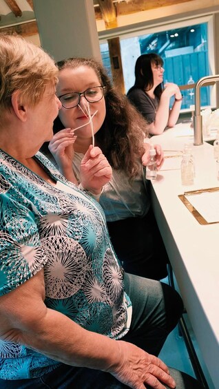 Picture 10 for Activity Seoul: Perfume-Making Workshop in a Hanok 4