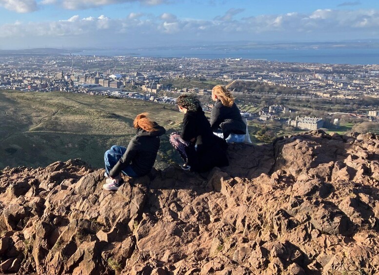 Edinburgh: Hike Arthur's Seat & Calton Hill 2