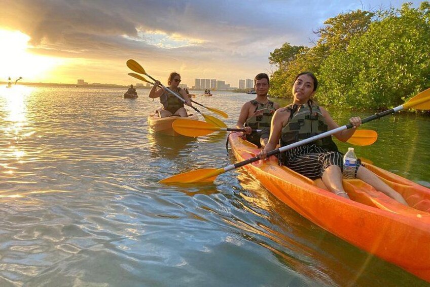 Kayak adventure through Laguna Nichupté in Cancun 3