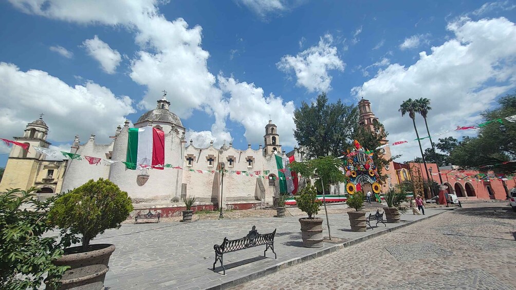 Picture 6 for Activity Trip from San Miguel to the Sacred Frescoes of Atotonilco 5