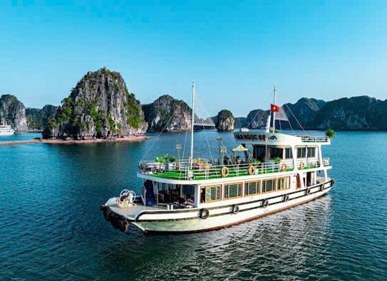 Cat Ba: Lan Ha & Halong bay with kayak, bike, Monkey island 1