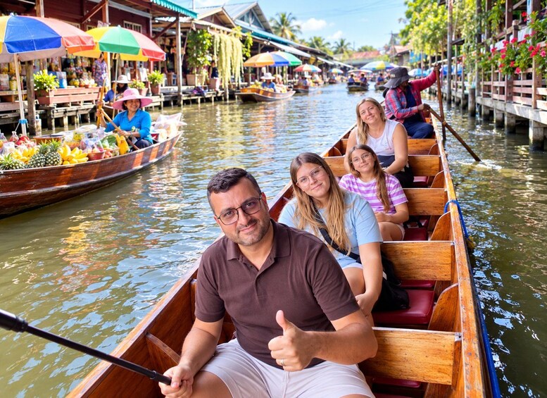 Bangkok: Maeklong Railway, Floating Market & Dragon Temple. 1
