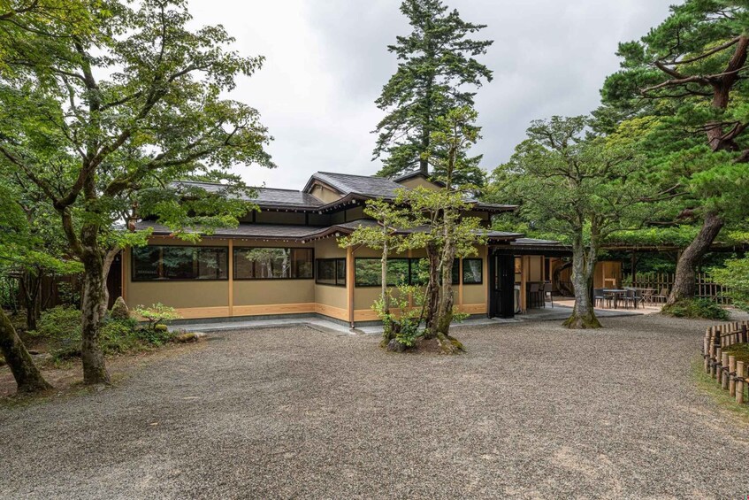 Picture 2 for Activity Kanazawa: Kenrokuen Tea Ceremony Experience 2