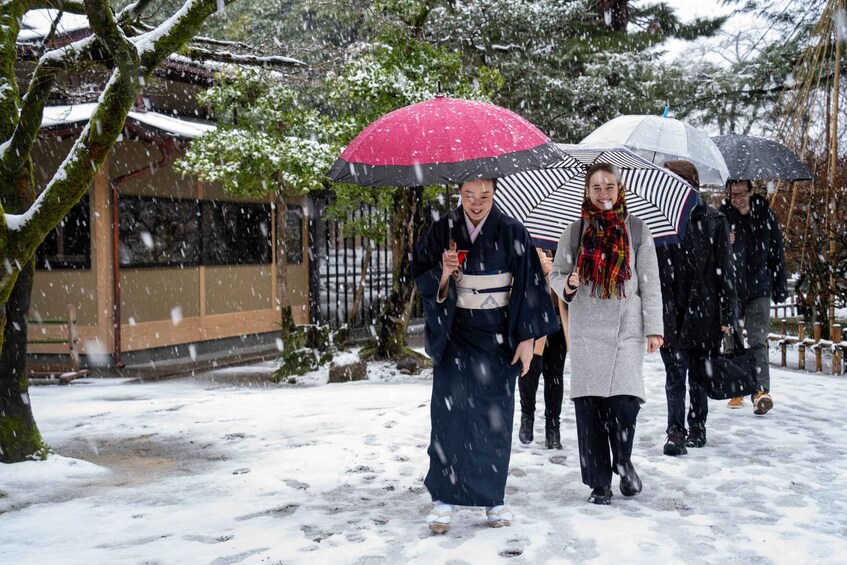 Picture 8 for Activity Kanazawa: Kenrokuen Tea Ceremony Experience 4