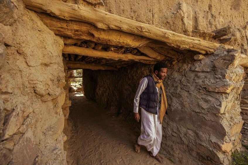 Picture 1 for Activity Ha'il: Jubbah UNESCO Site & Al-Qishlah Fort Day Trip 2