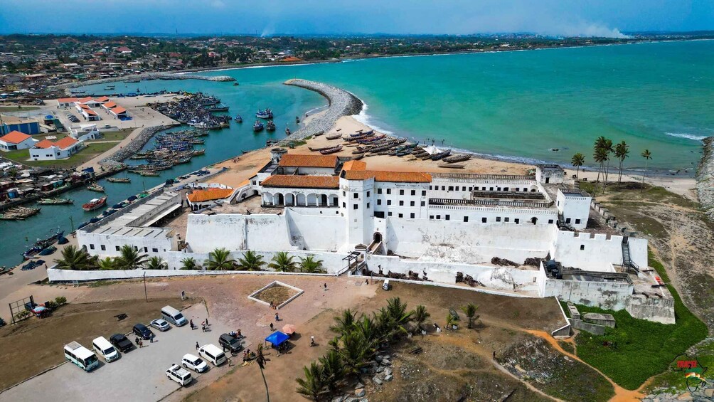 Picture 1 for Activity Accra: Cape Coast Castle,Slave River and Kakum Park Day Tour 3