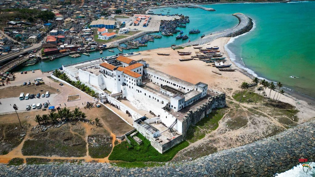 Accra: Cape Coast Castle,Slave River and Kakum Park Day Tour 1