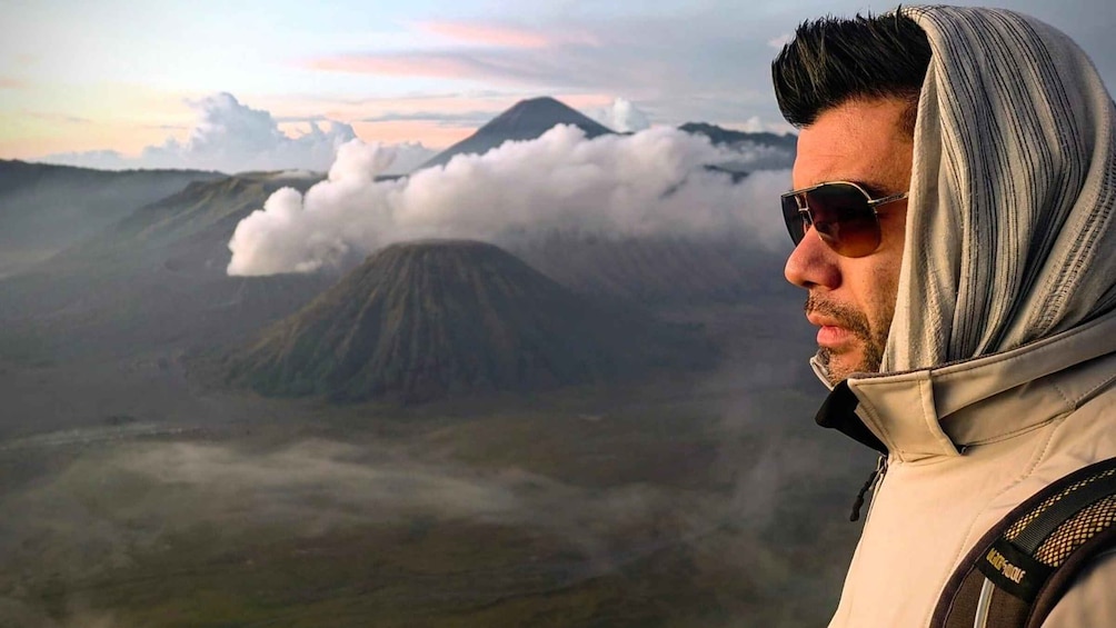 Surabaya or Malang: Shared Mount Bromo Trip with Breakfast 1