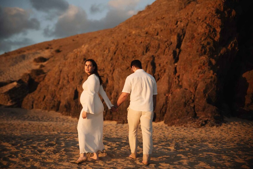 Picture 4 for Activity Lanzarote: Outdoor Photo Shoot with Digital Photos & Canvas 2