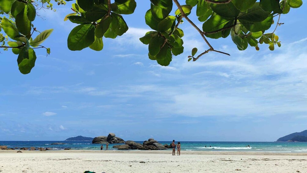 Picture 20 for Activity Vila Abraão: Lopes Mendes, Pouso , Mangues and Sto Antônio 4