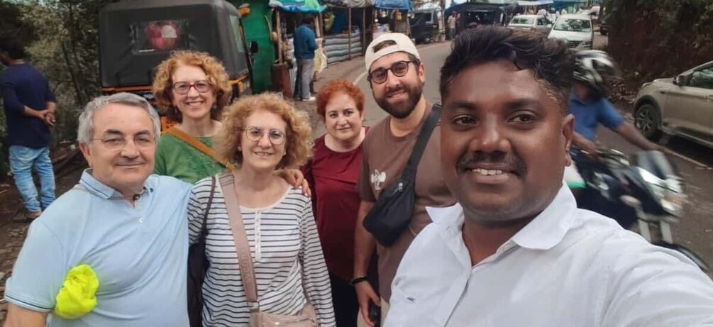 Picture 2 for Activity Cochin: 4-Day Private Tour of Munnar, Alleppey & Backwaters 3