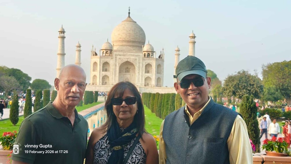 Picture 6 for Activity Taj Mahal : Sunrise Tour with Home Cooking Class & Lunch 2