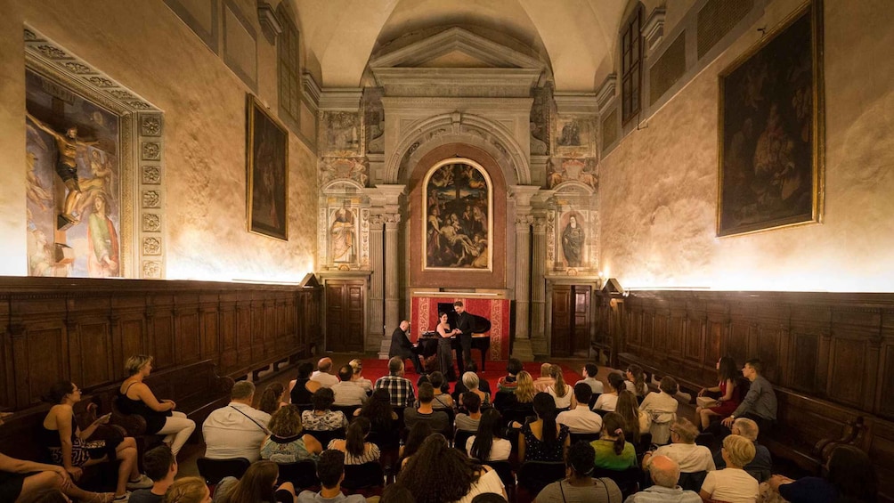 Florence: Dinner and Ticket for an Italian opera concert 1
