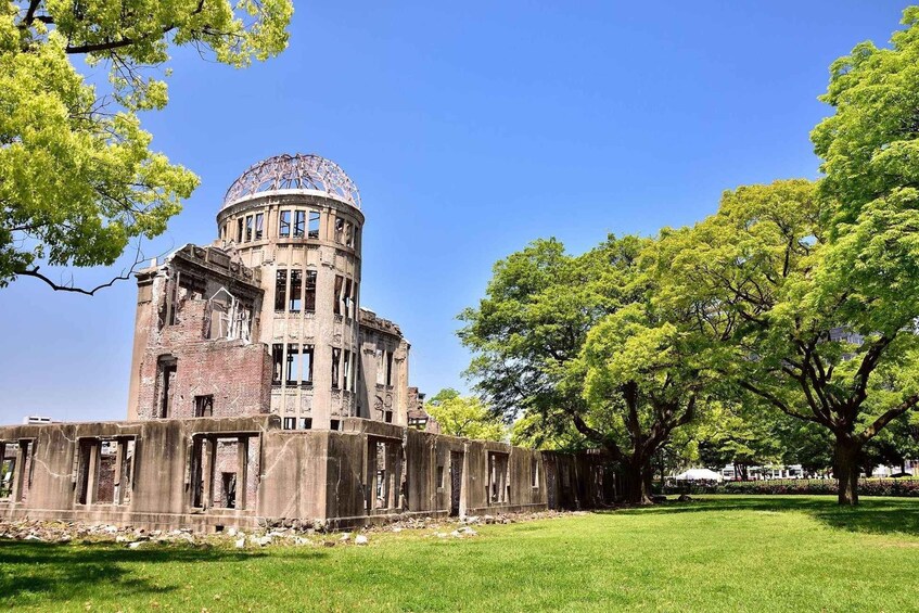 Hiroshima & Miyajima: Private Tour with Lunch-Kansai Pickup 1