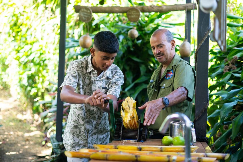 Monteverde: Coffee and Sugar Cane Tour at El Pueblo 1