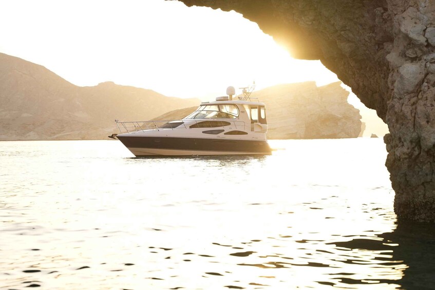 Daymaniyat Islands Yacht Charter 8 Hours 1