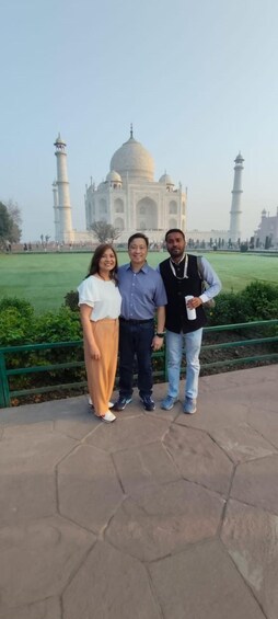 Picture 12 for Activity Agra’s Taj Mahal Sightseeing Tour Guide 4