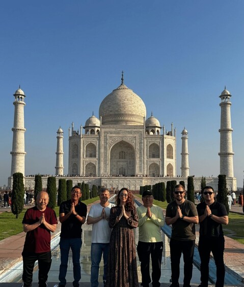 Bangalore to Taj Mahal Day Trip with Flights, Guide & Lunch 1