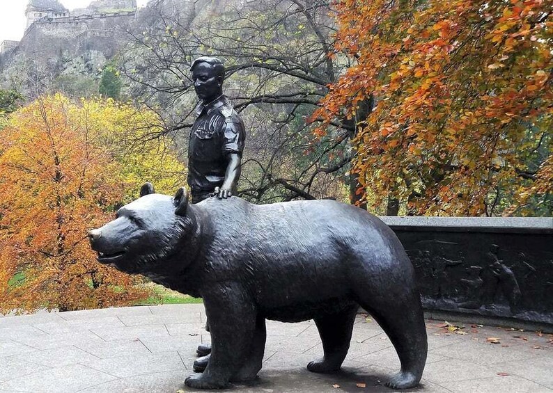 Edinburgh: Private walking tour with a Polish guide 1