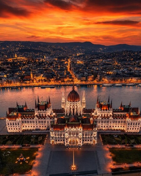 Picture 23 for Activity Budapest: Parliament, Basilica & Central Market History Tour 2