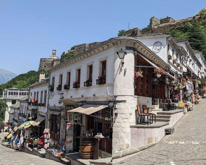 Sarandë: Tour Gjirokaster,Blue Eye & Lekursi Castle 1