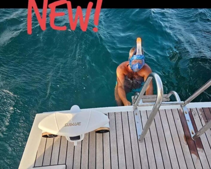 Picture 9 for Activity Yacht catamaran trip to the Lavezzi Islands 2