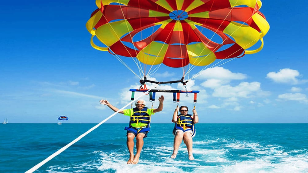 Picture 17 for Activity Pattaya: Koh Larn Parasailing and Beach Day Trip with Lunch 3