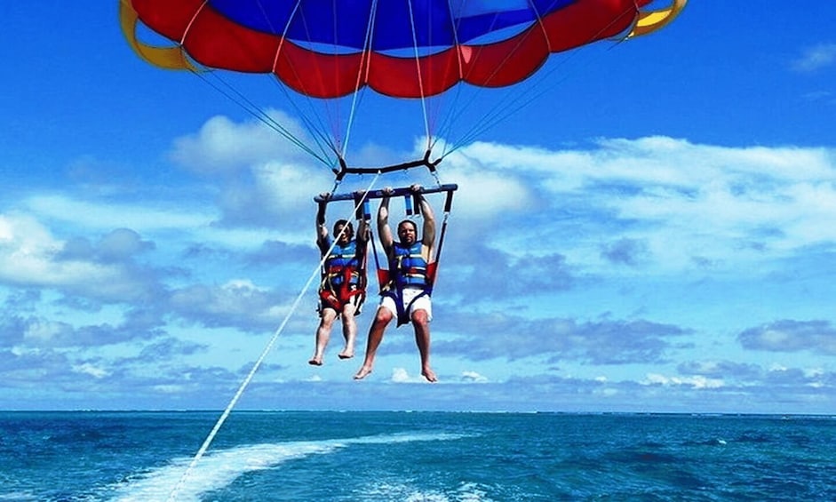 Picture 18 for Activity Pattaya: Koh Larn Parasailing and Beach Day Trip with Lunch 2