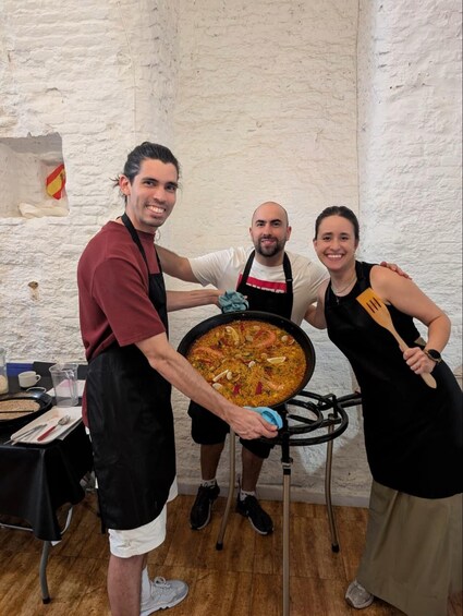 Picture 62 for Activity Madrid: Cook your own paella and unlimited sangria at a hands-on workshop 3